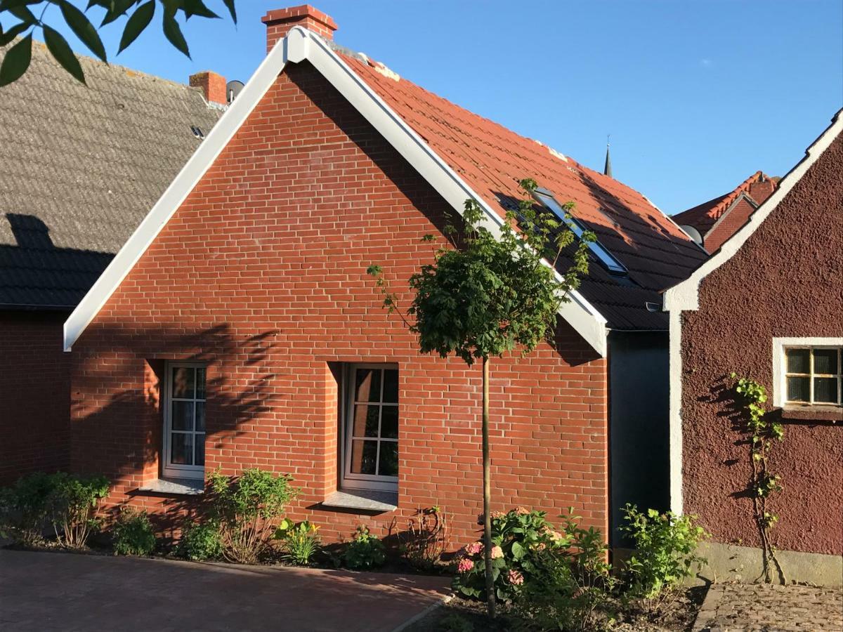 Ferienhaus Wattwurm Rysum 外观 照片